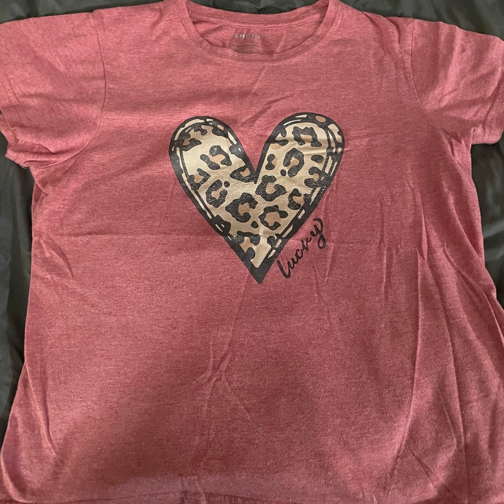 Cute mauve T-shirt